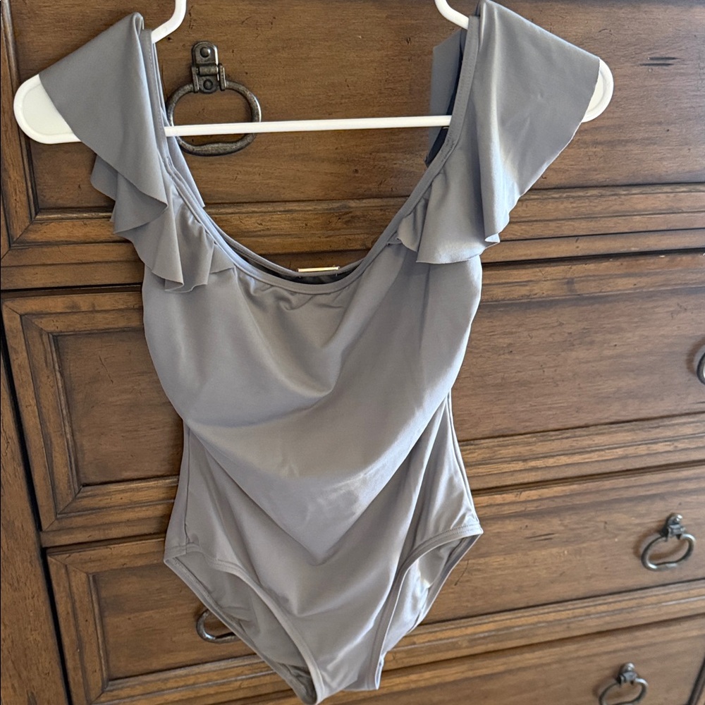 Women's Vince Cumuto ' Ruffle Shoulder One-Piece Swimsuit - Stone Gray Sz 8